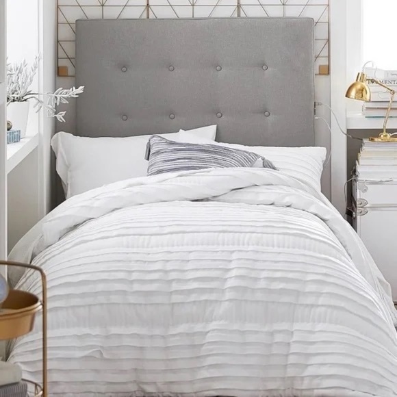 Pottery Barn Dorm Pretty Pleats Duvet Cover - Twin XL